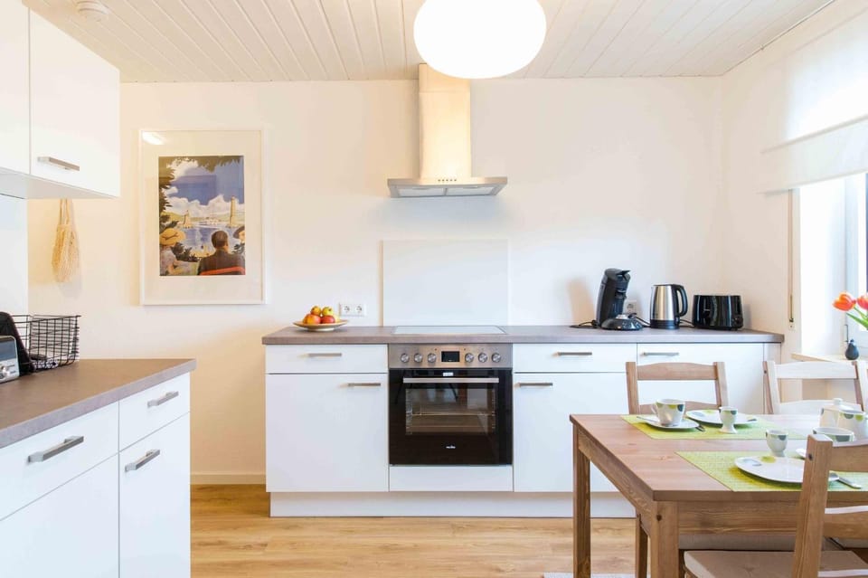 Property building, Kitchen or kitchenette, Living room