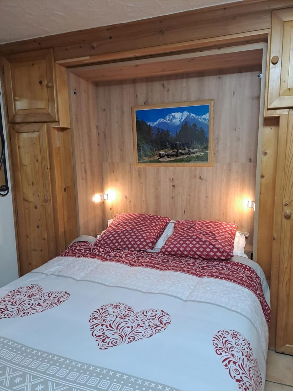 A4 km de Megève très joli studio avec jacuzzi ,vue sur les montagnes au calme Apartment in Haute-Savoie