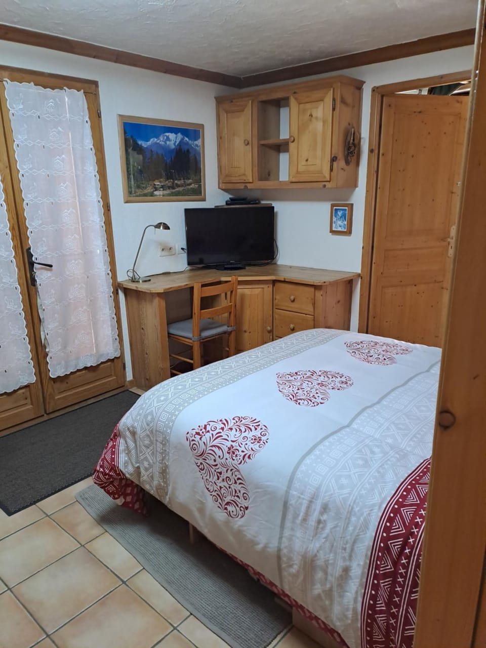 A4 km de Megève très joli studio avec jacuzzi ,vue sur les montagnes au calme Apartment in Haute-Savoie