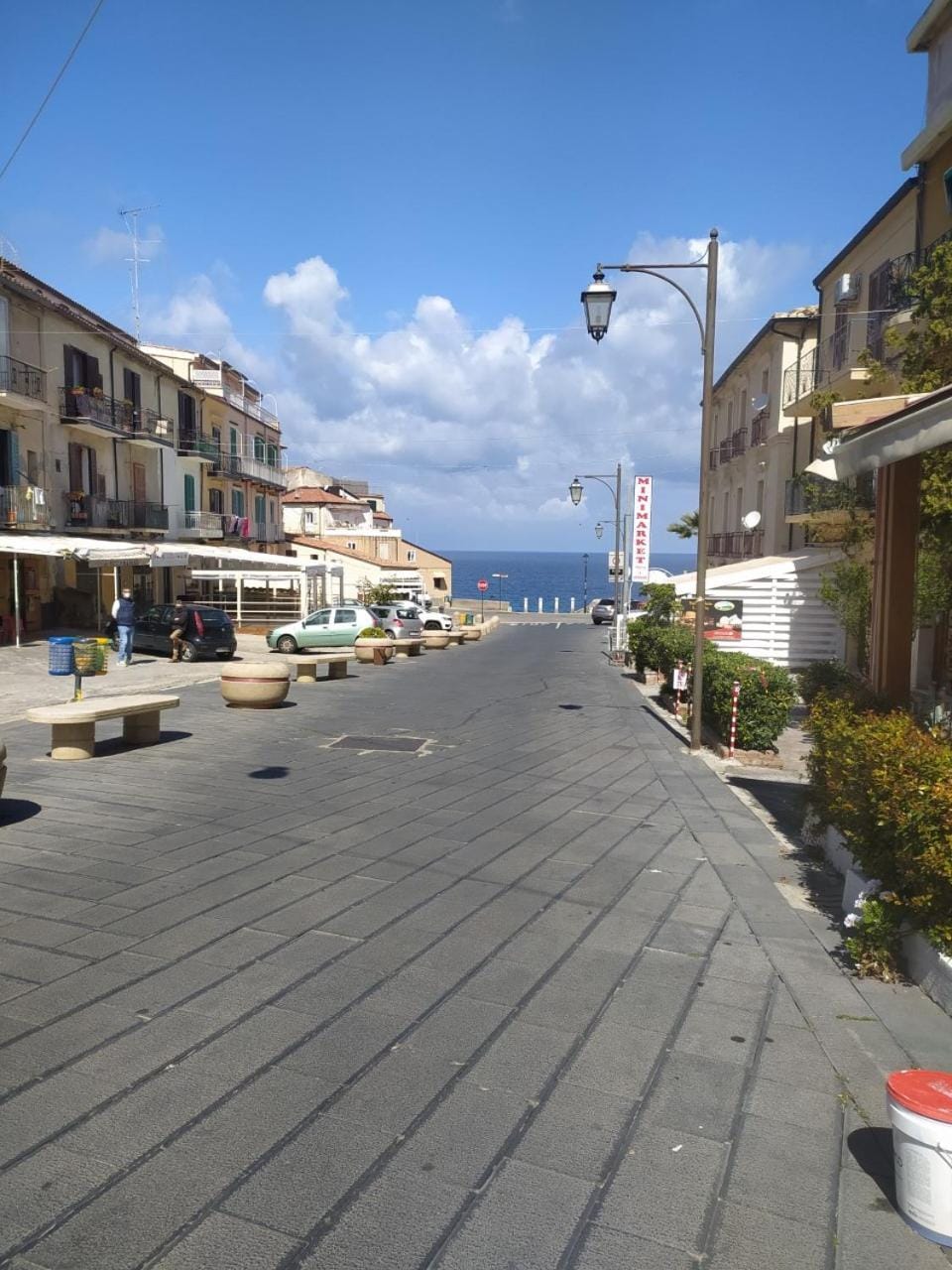 City view, Sea view, Street view, Location