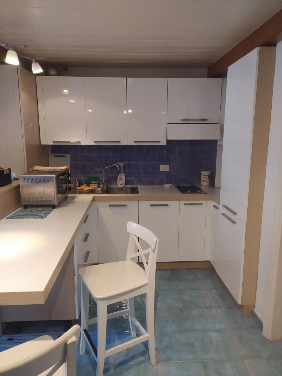 Kitchen or kitchenette, Dining area, stove