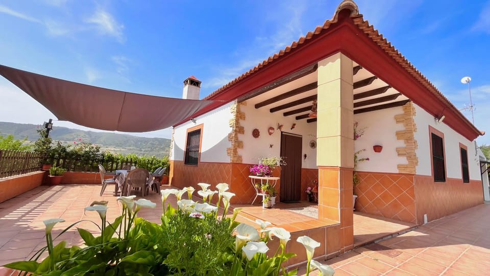 Property building, Patio, Facade/entrance, Lobby or reception, Mountain view