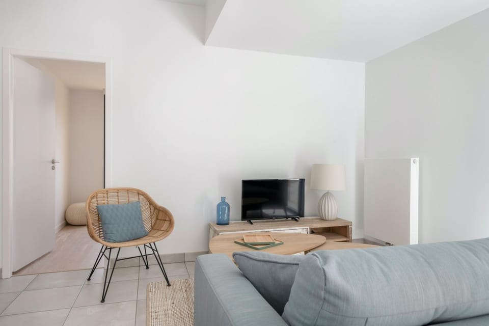 Communal lounge/ TV room, Living room