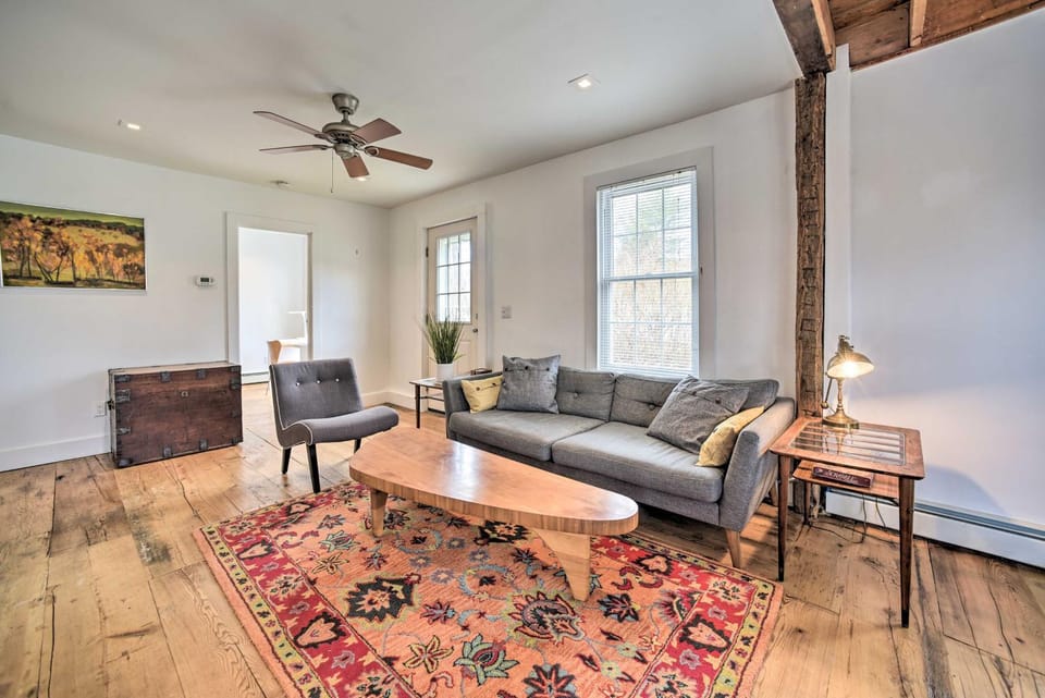 Charming Cottage w/ Yard - 2 Mi to Tinker St! House in West Hurley