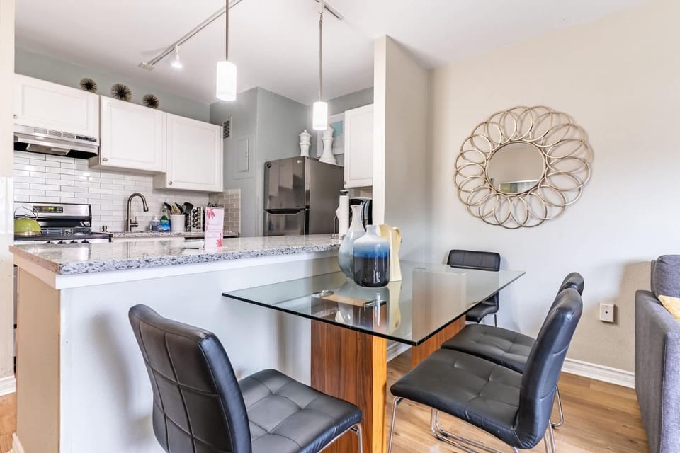 Eclectic Downtown & Cap Hill King bed & Kitchen House in Seattle