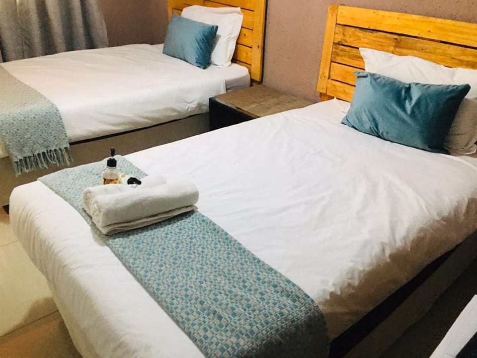 Asante’s Guest House Apartment hotel in South Africa