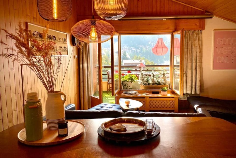 View (from property/room), Living room, Dining area