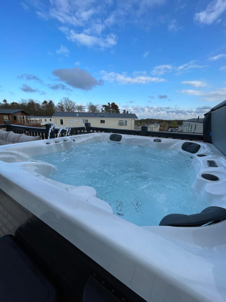 Eagles View - 2 bed hot tub lodge with free golf, NO BUGGY Apartment in England
