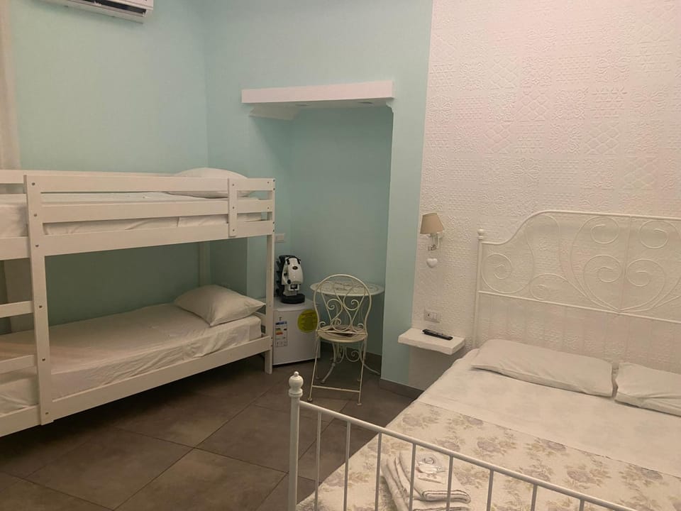 Beb la Gemma Bed and Breakfast in Naples