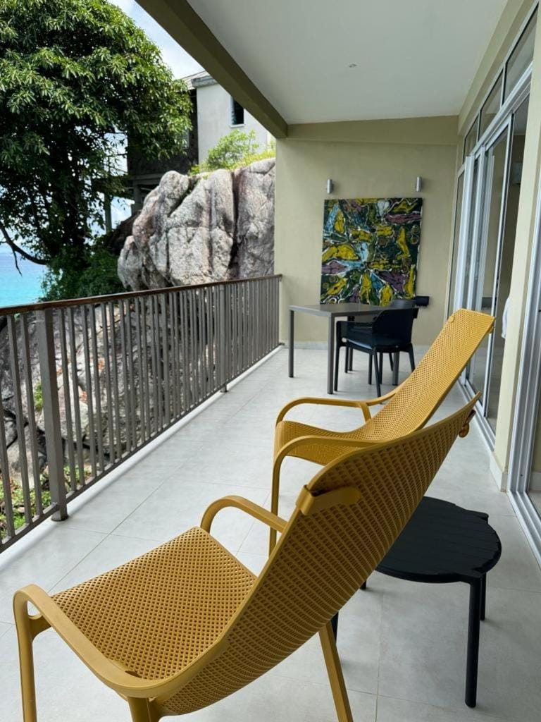 Balcony/Terrace, Seating area, Sea view, sunbed