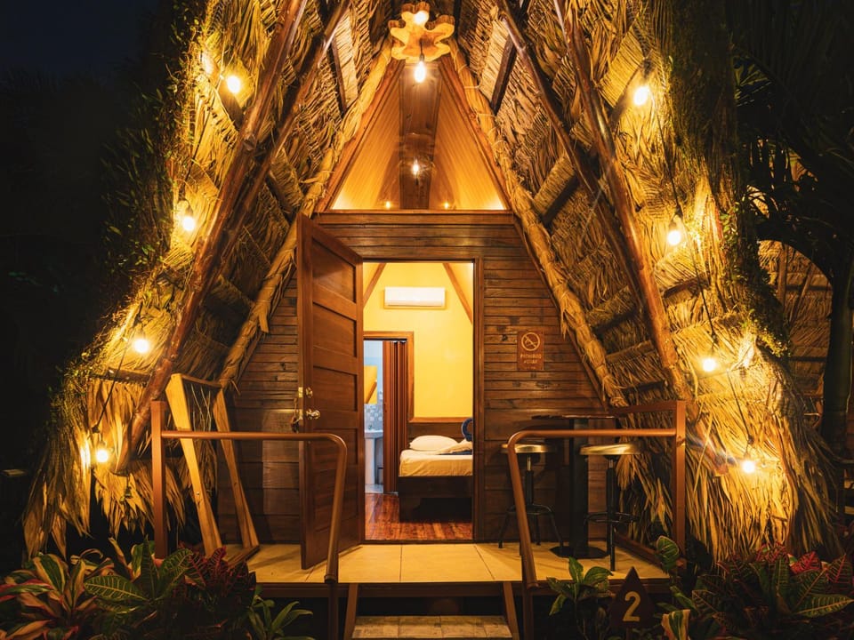 Facade/entrance, Night