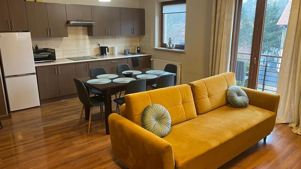 Kitchen or kitchenette, Living room
