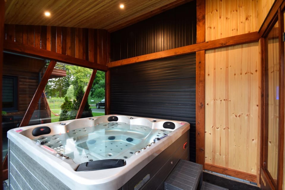 Natural landscape, Hot Tub, Area and facilities