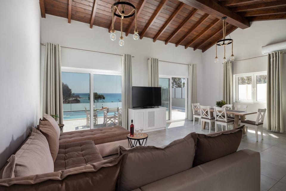 Living room, Sea view