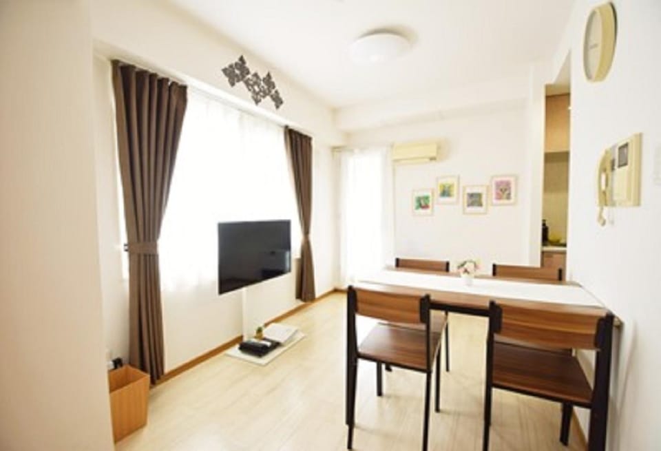 Living room, Photo of the whole room