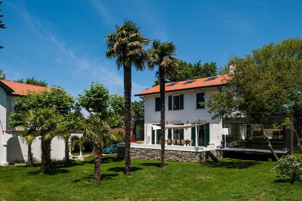 JOY Architect's villa with heated swimming pool and garden in Biarritz Villa in Biarritz