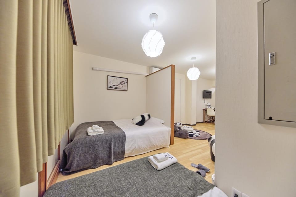 TORA HOTEL Tokyo Ueno 寅ホテル 上野 B Bed and Breakfast in Chiba Prefecture