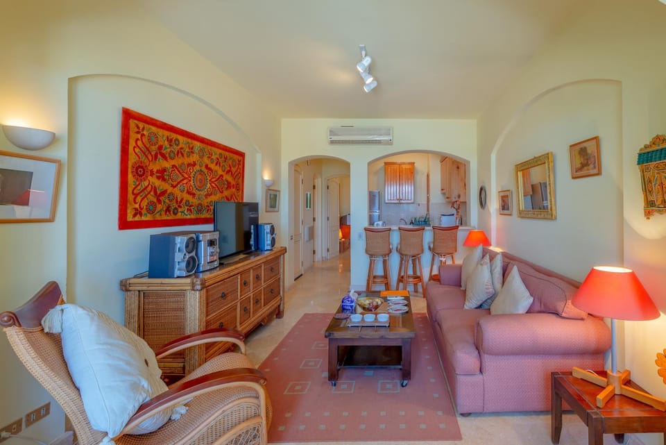 Living room, Seating area, minibar, air conditioner