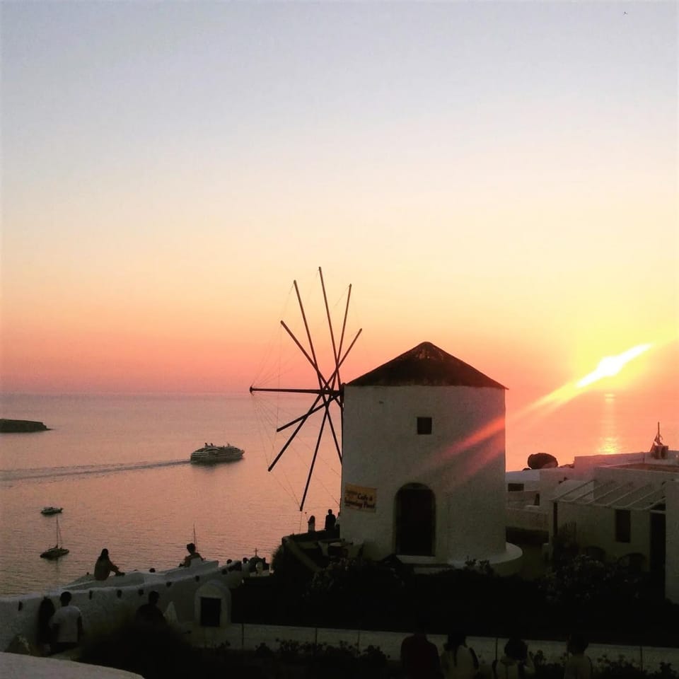 Lioyerma Windmill Villa With Outdoor Hot Tub Apartment in Oia