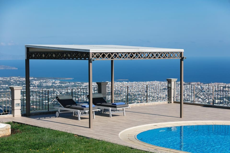 Sea view, Swimming pool, sunbed