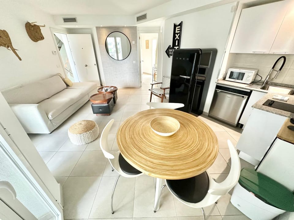 Caramel Cookie - AC, Desk with natural light, 2 balconies, WIFI and pool Apartment in Corralejo