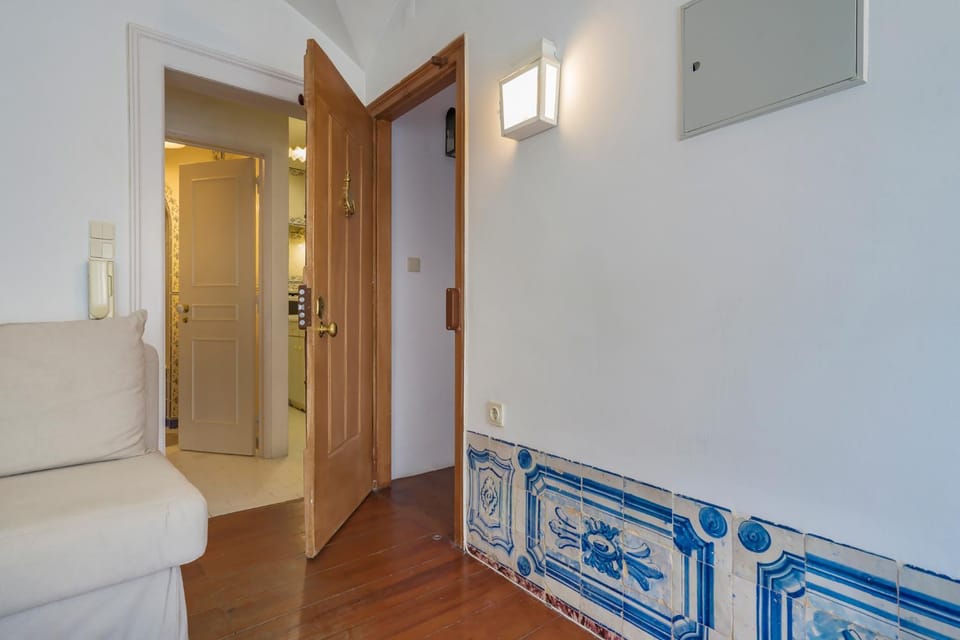 Romantic Apartment + Tejo River View Apartment in Lisbon