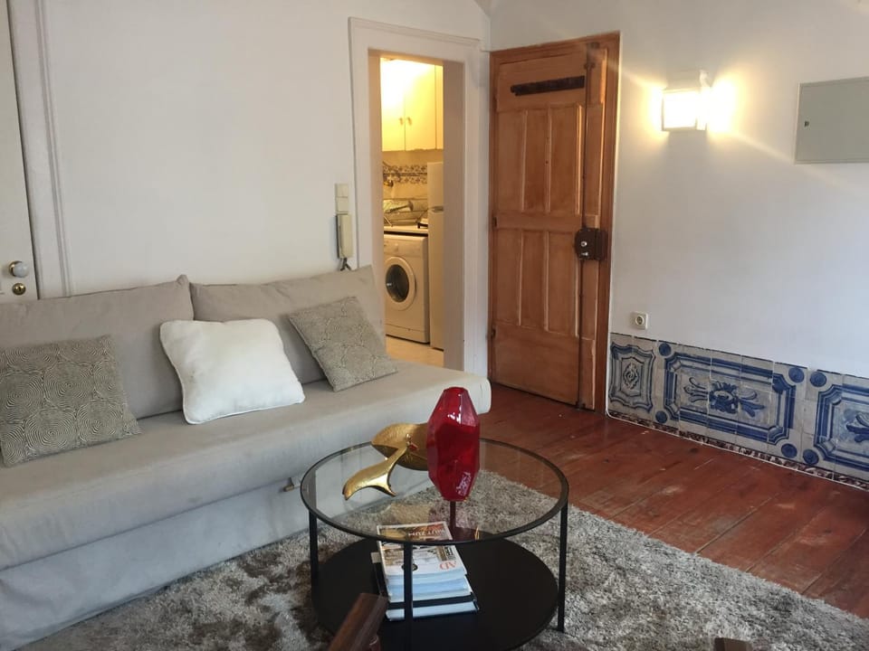 Romantic Apartment + Tejo River View Apartment in Lisbon