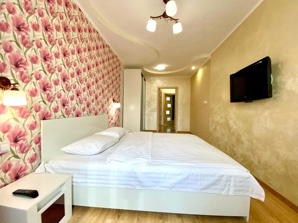 ApartPoltava СВІТЛО ЦІЛОДОБОВО Вишукані апартаменти, 2-ОКРЕМІ КІМНАТИ, квартира в НОВОМУ будинку, Банківський ЧЕК Apartment in Ukraine