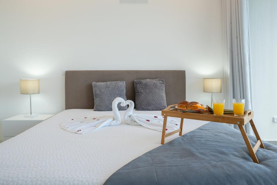 CASA GEORGINA Heated Swiming, Sea View and Air Conditioning House in Madeira District