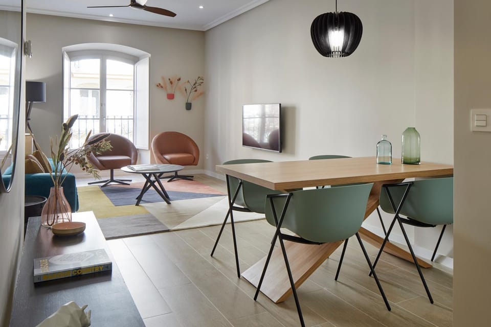 Living room, Seating area, Dining area