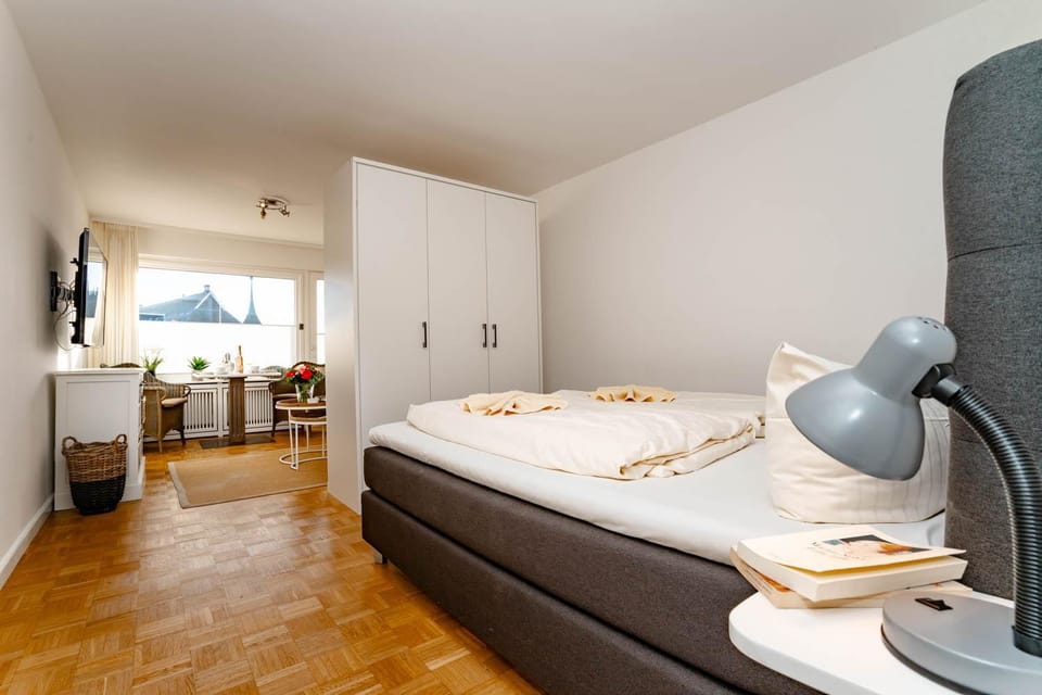 Bed, TV and multimedia