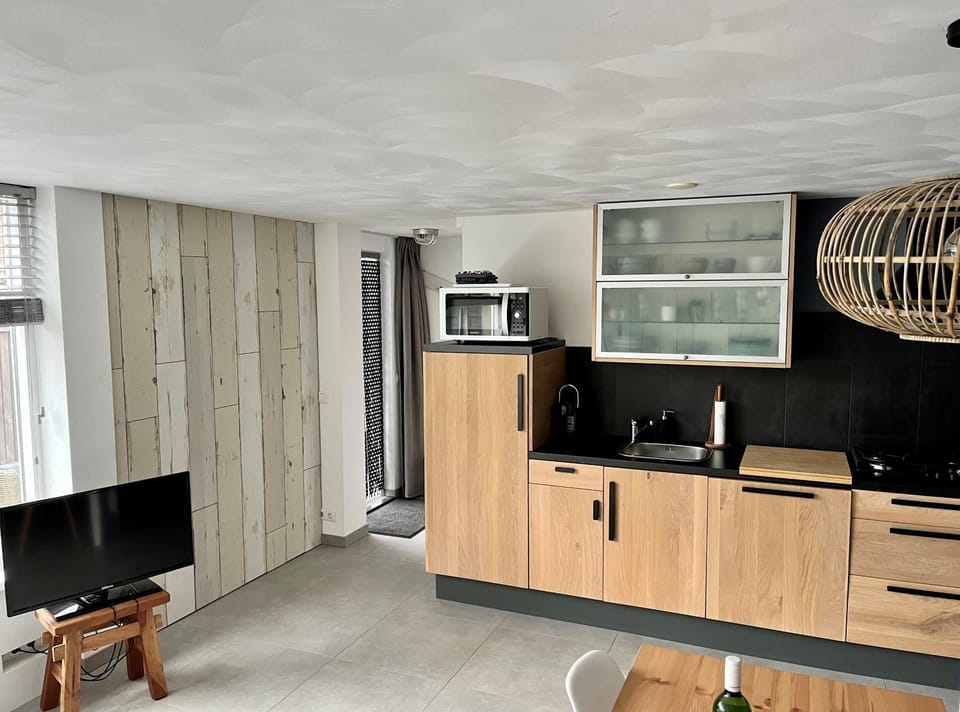 Facade/entrance, Coffee/tea facilities, minibar, toaster, kitchen