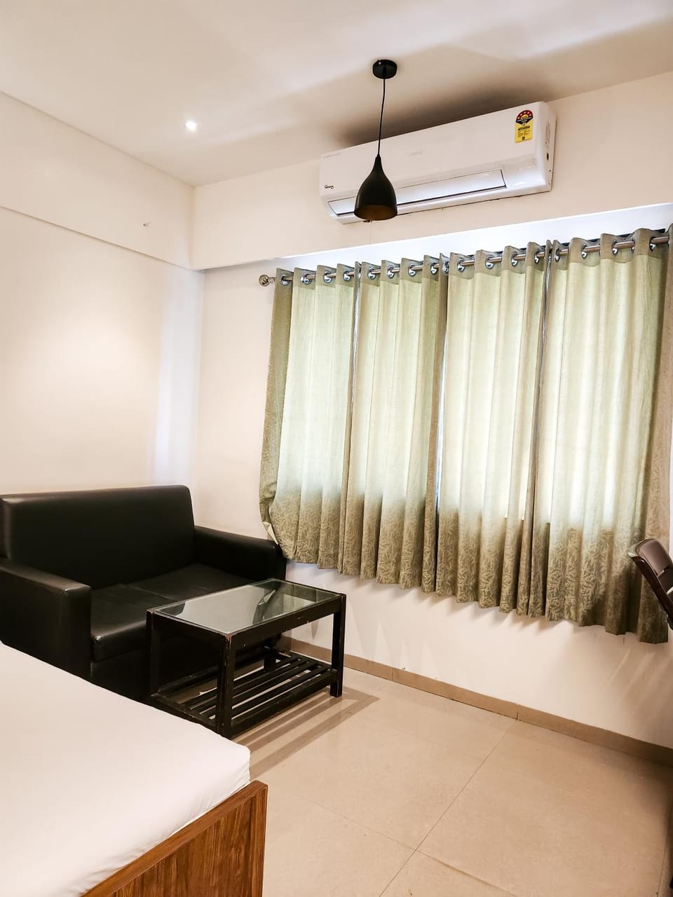 Seating area, air conditioner