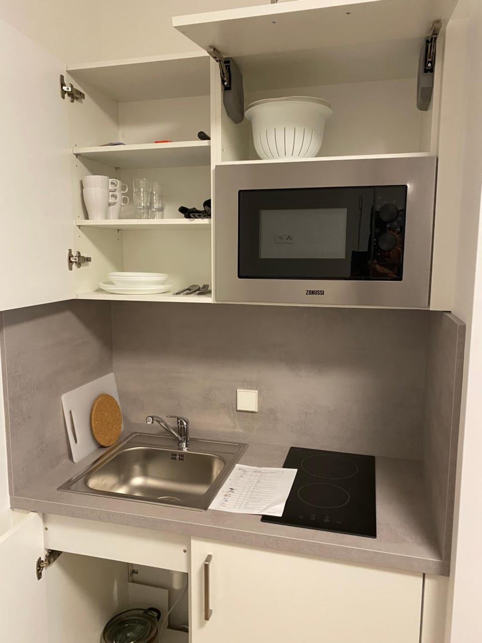 Kitchen or kitchenette