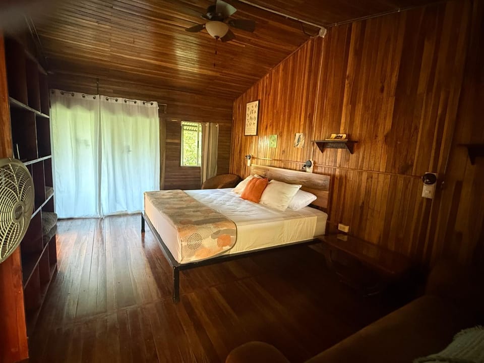 Birds & Breakfast Costa Rica Bed and Breakfast in Alajuela Province