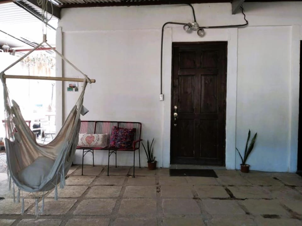 Hogar tico-estadounidense cerca de aeropuerto Vacation rental in Alajuela