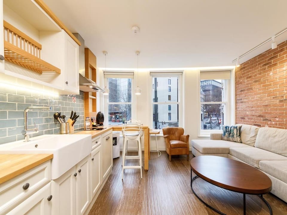 Coffee/tea facilities, Kitchen or kitchenette