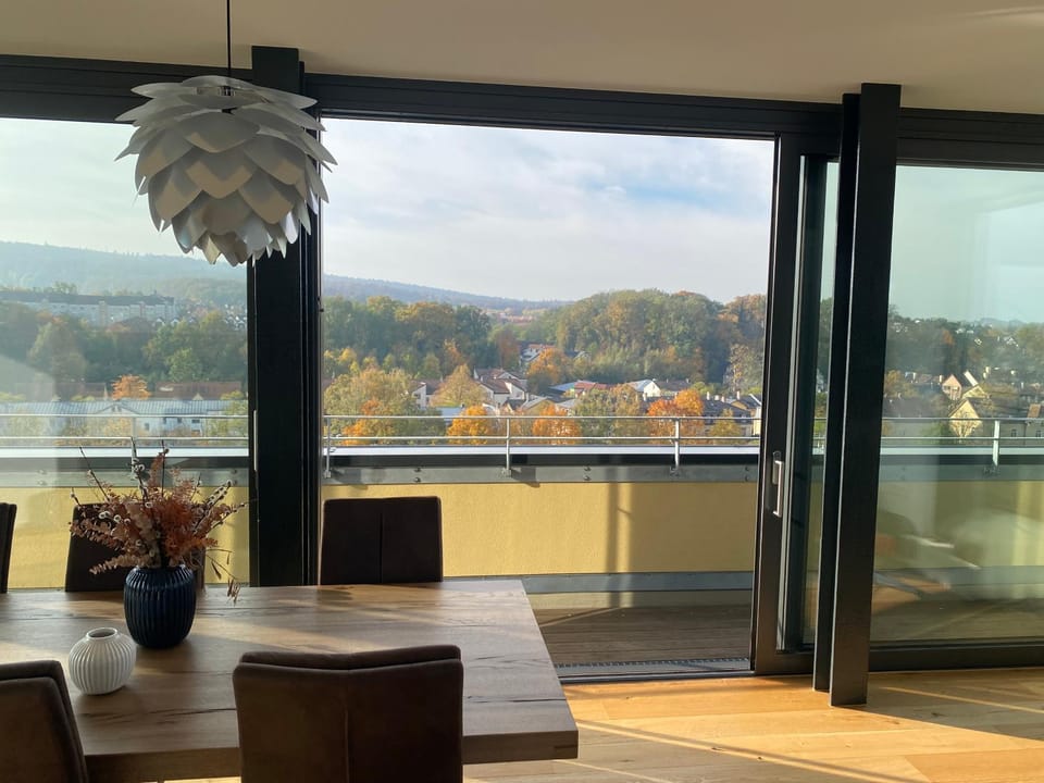 Balcony/Terrace, City view, Mountain view