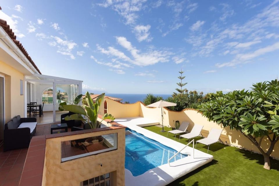 Patio, Day, Natural landscape, Garden, Balcony/Terrace, Other, Garden view, Pool view, Sea view, Swimming pool, sunbed