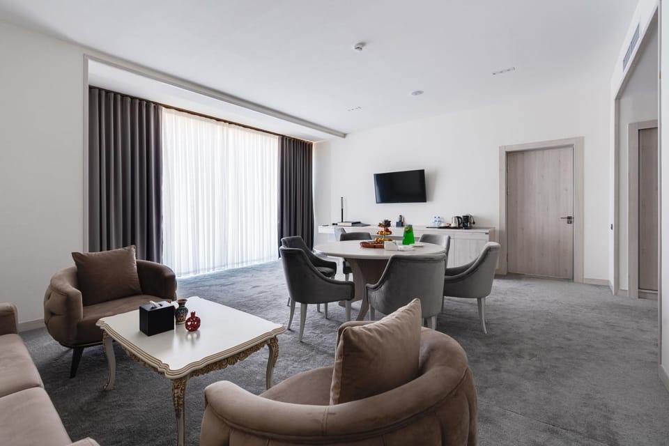 TV and multimedia, Seating area, hair dresser