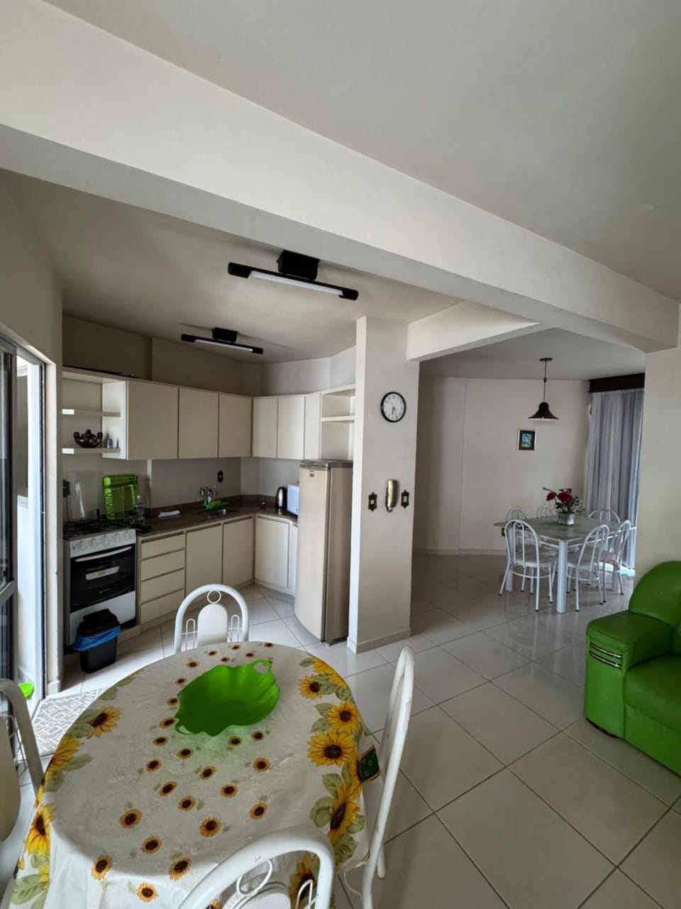 Apto na avenida de PIRATUBA, próximo ao balneário Apartment in State of Santa Catarina