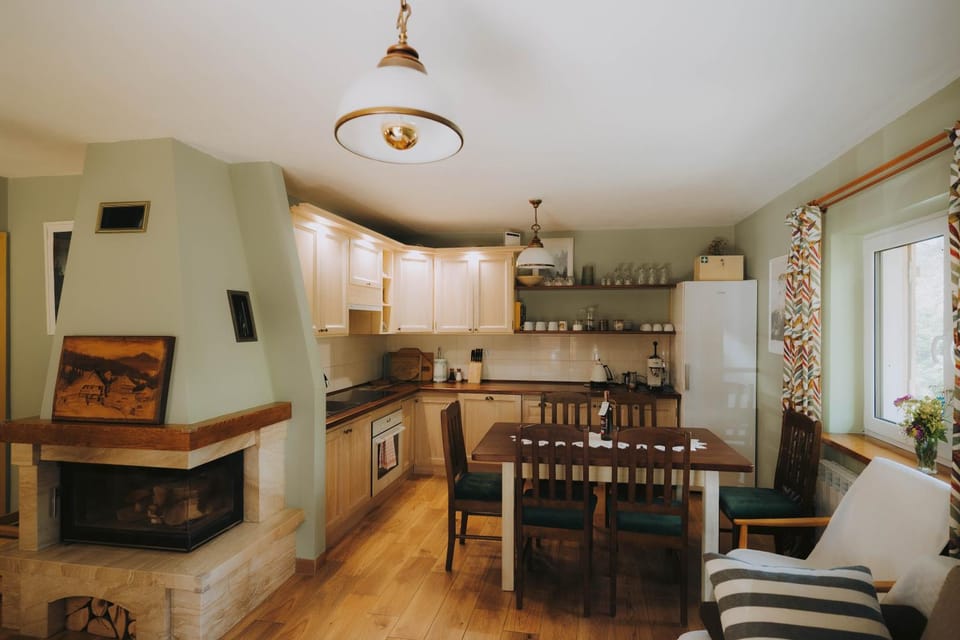 Kitchen or kitchenette, kitchen