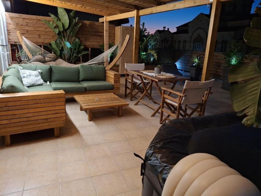Baulus Yard Luxury I Apartment in Heraklion