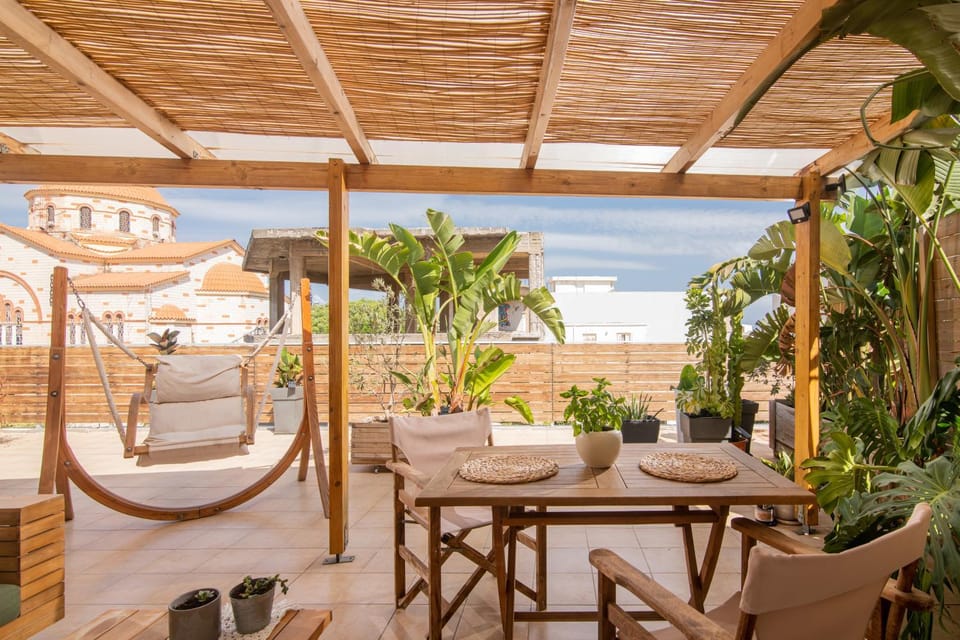 Patio, Day, Garden, View (from property/room), Balcony/Terrace, Dining area