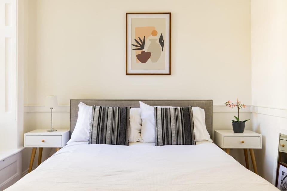 Contemporary 1 Bedroom Bloomsbury Apartment Apartment in London Borough of Islington