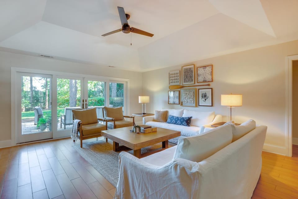 Charming Lakefront Retreat in Palmetto Dunes! House in Hilton Head Island