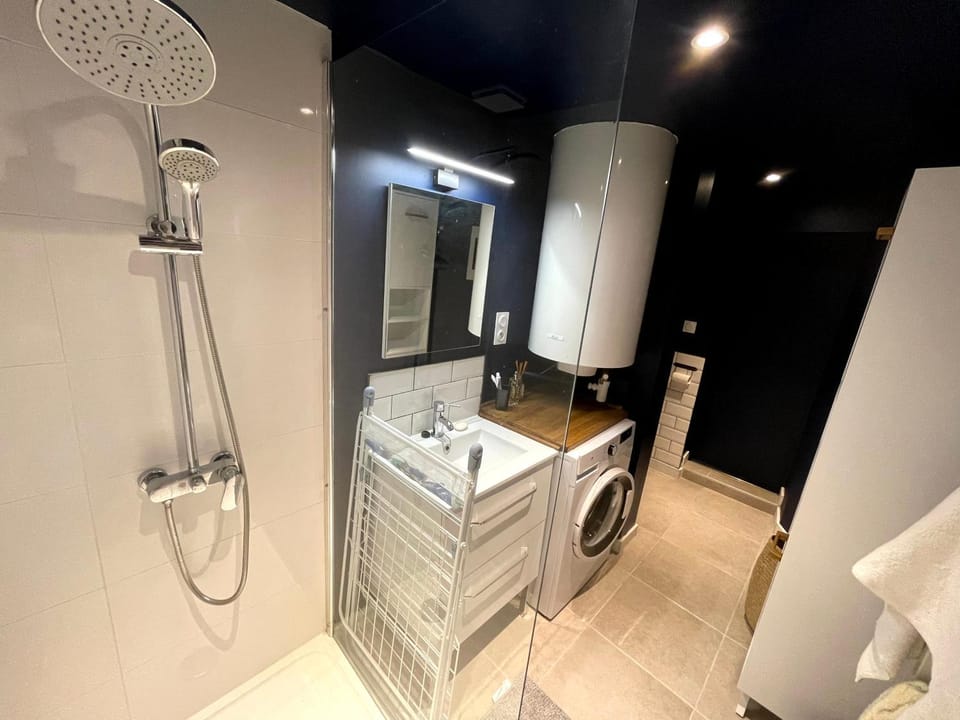 Shower, Bathroom