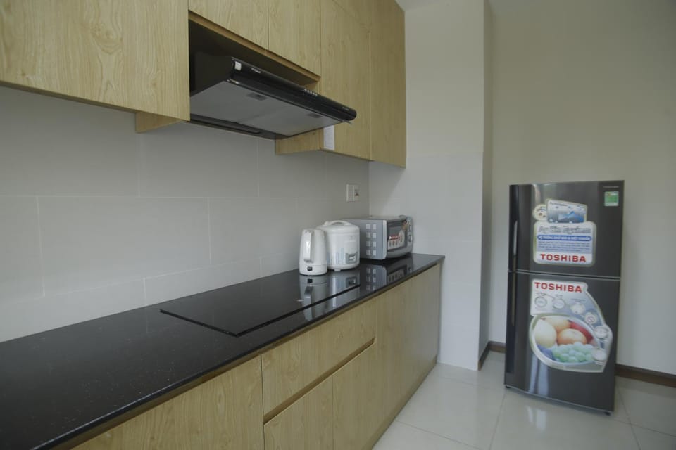Coffee/tea facilities, Kitchen or kitchenette, minibar, stove