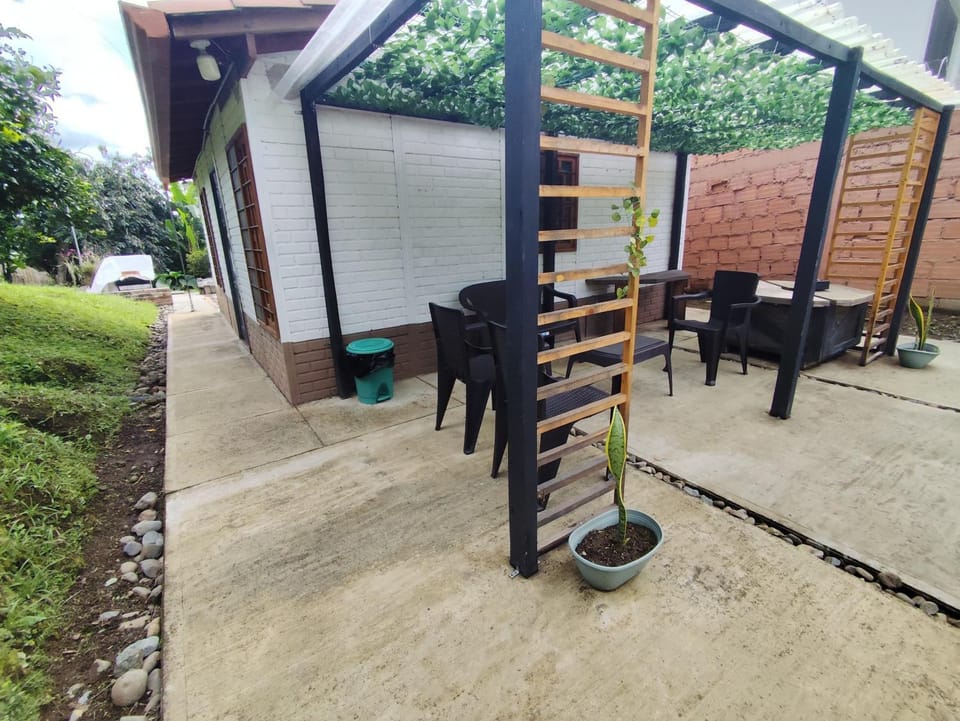 Casa de Campo Condina, hospedaje Familiar en la Naturaleza House in Pereira