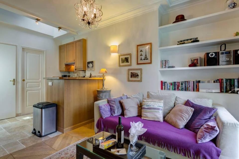 Library, Kitchen or kitchenette, Living room